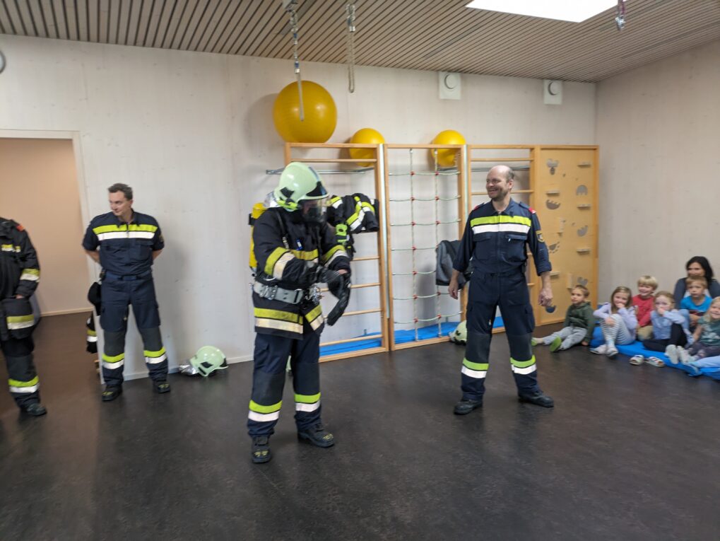 Brandschutzübung Volksschule und Kindergarten
