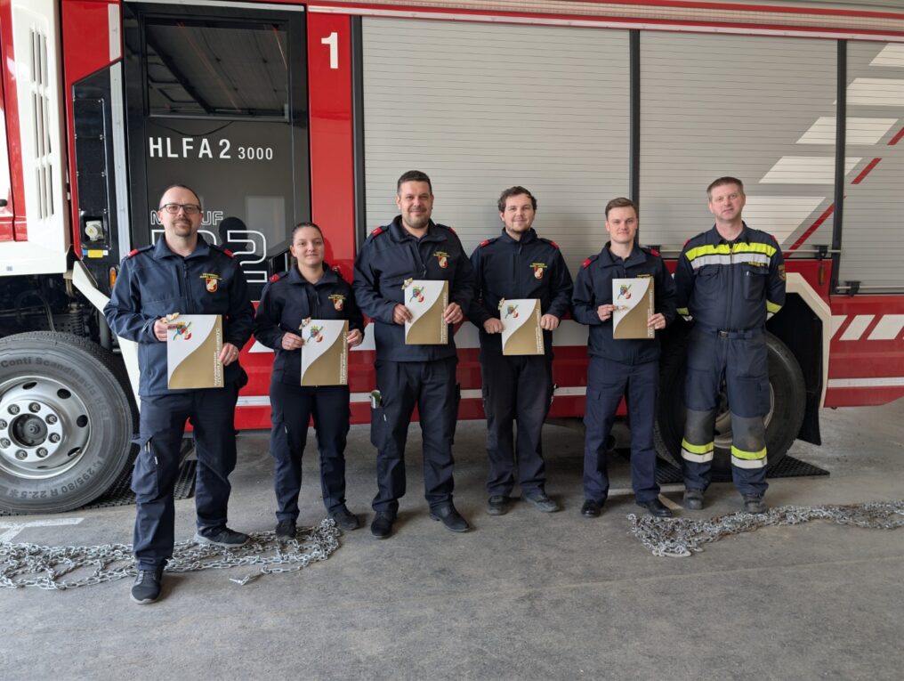 5 neue Träger des Funkleistungsabzeichens in&nbsp;Gold