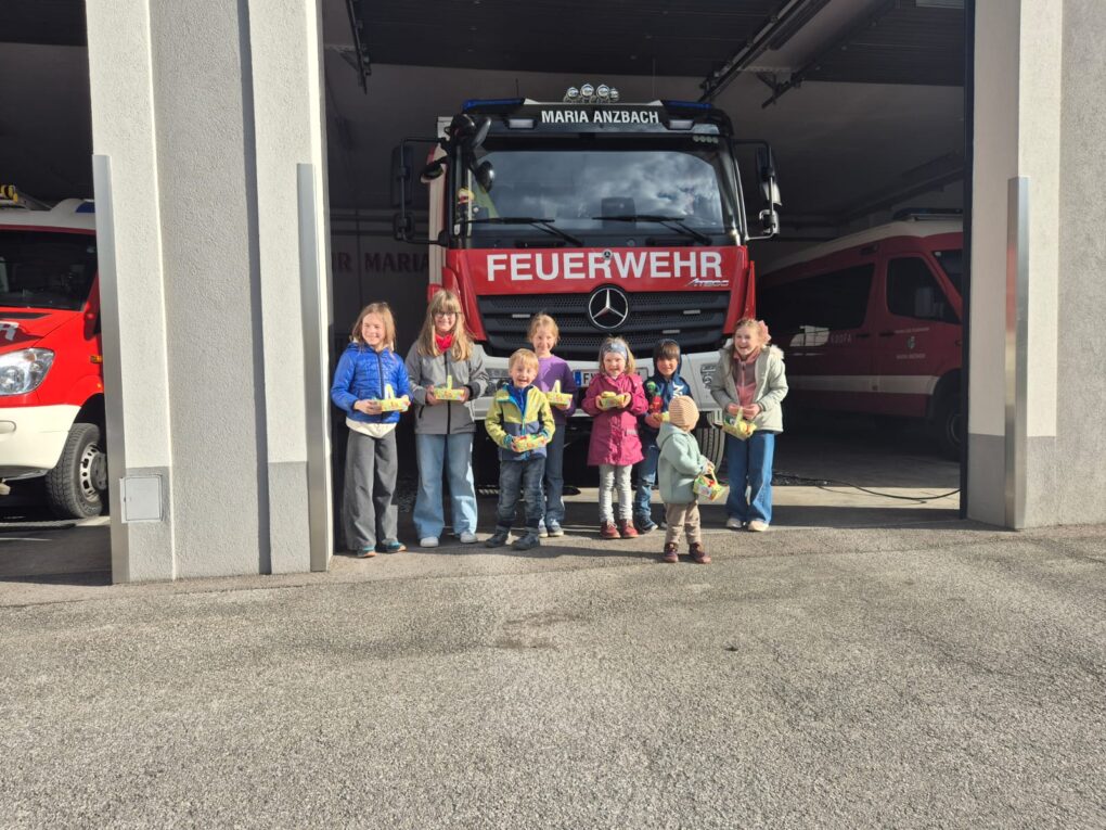 Familien-​Ostereiersuche im Feuerwehrhaus